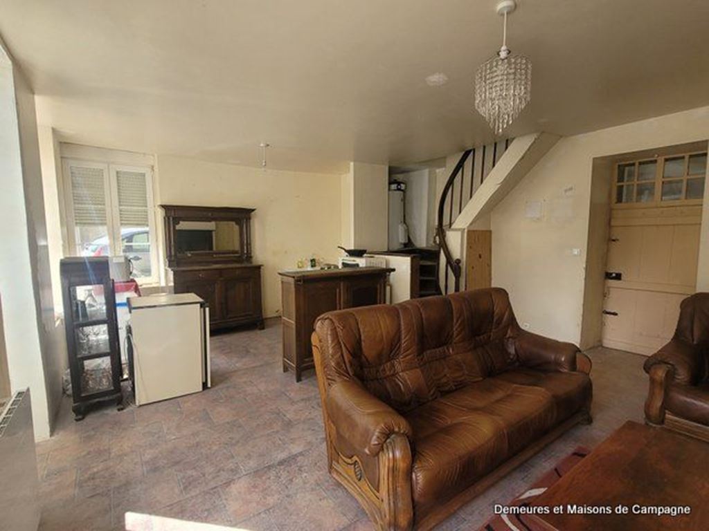 image du bien immobilier Maison de bourg BUAIS-LES-MONTS