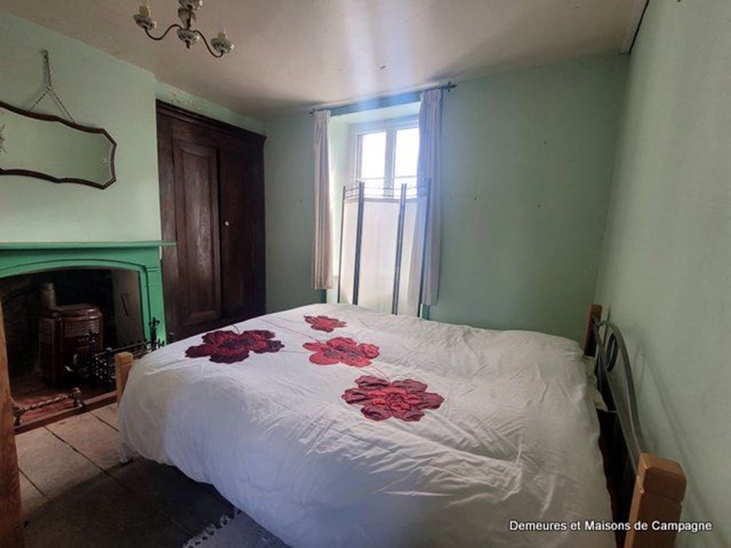 image du bien immobilier Maison de bourg BUAIS-LES-MONTS